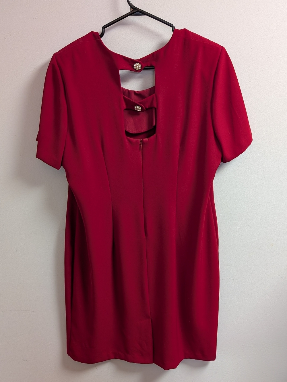 V.I Petites Red Dress With Rhinestone Button Decal, Zip Up With Shoulder Pads 16 - Picture 4 of 8